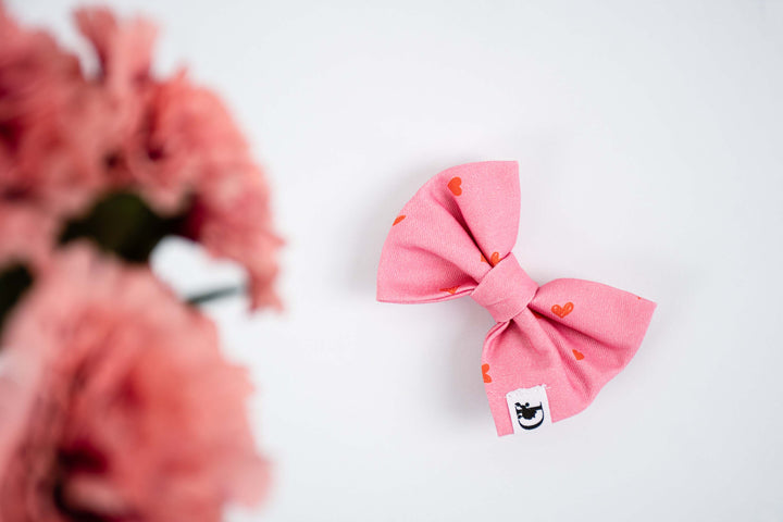 HEART PUNCH BOW TIE