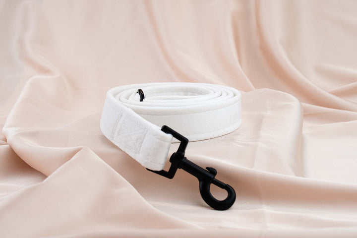 SNOW WHITE VELVET LEASH