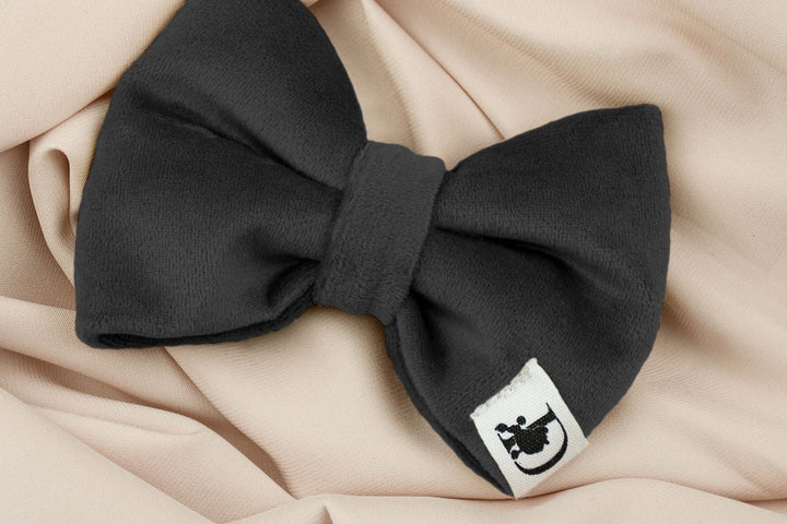 BLACK VELVET BOW TIE